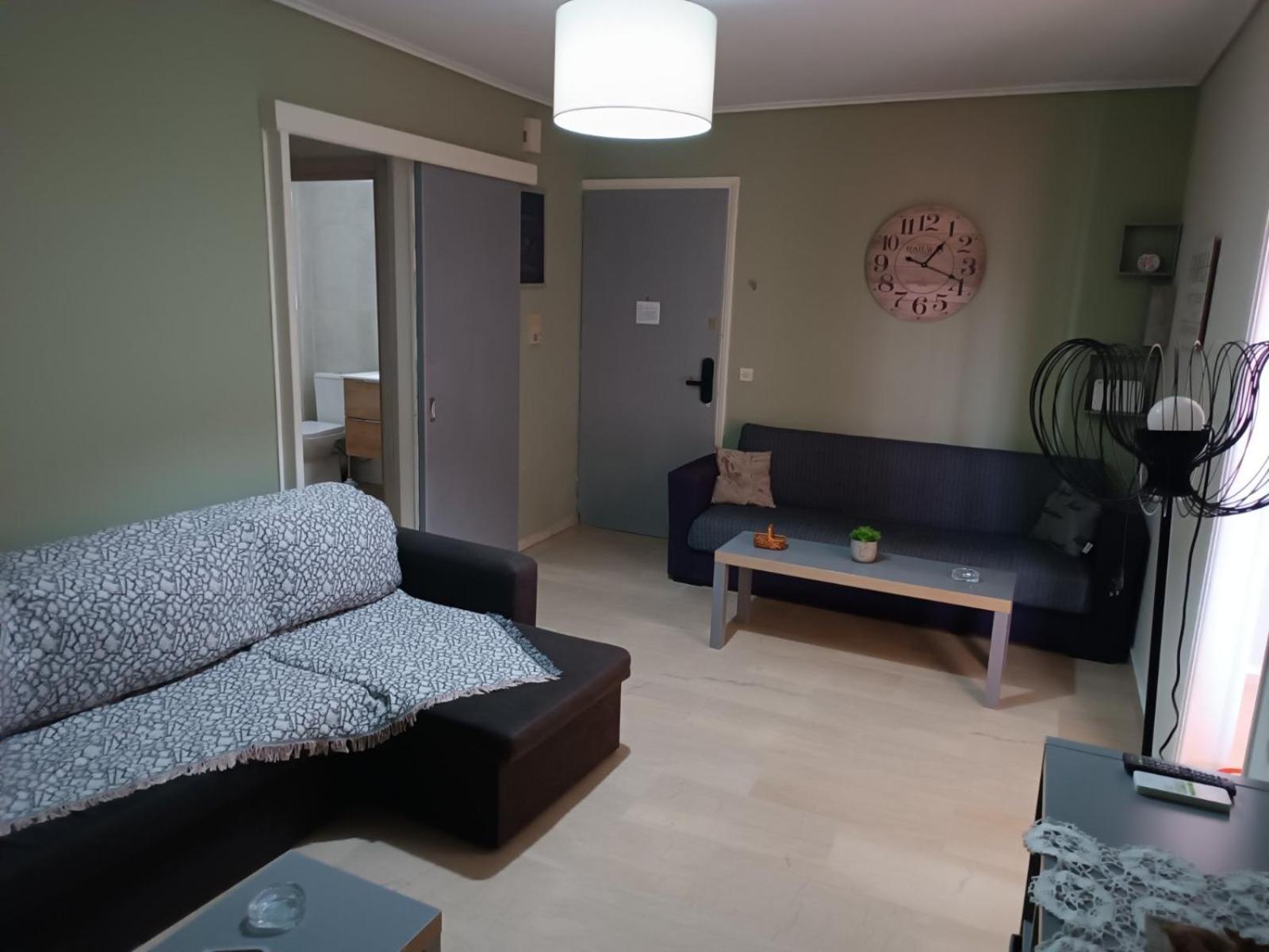 Comfortable Beachfront Apartment Loutraki  Exterior photo